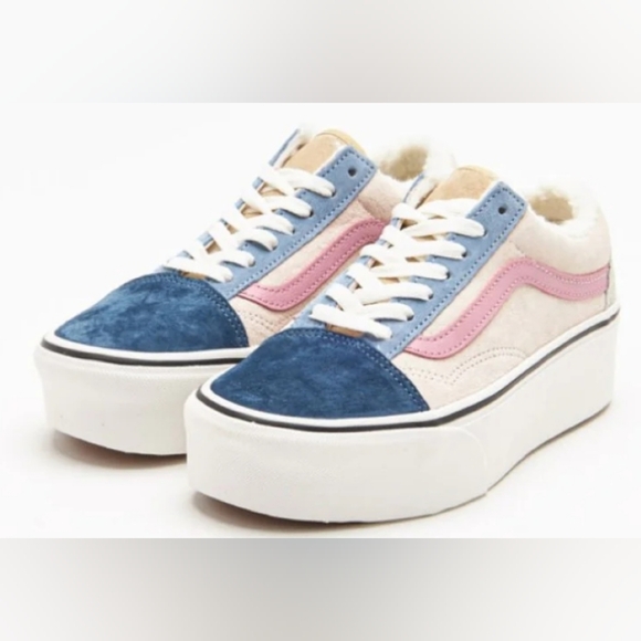 Vans Shoes - Vans Women’s Old Skool Suede Cozy Sherpa Sneakers Size 6.5 NWT MSRP $95